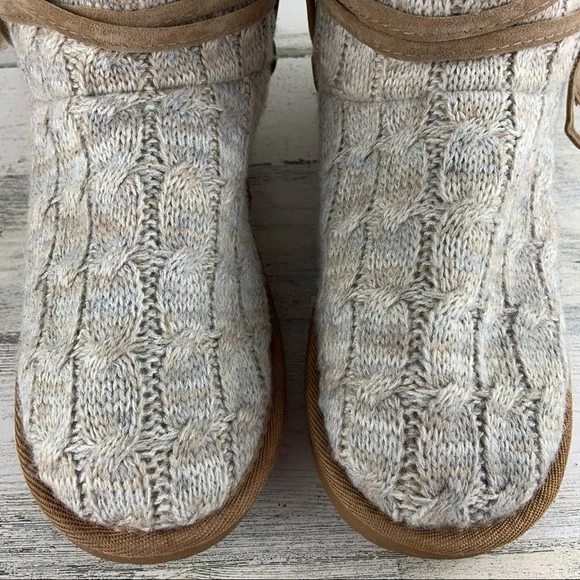 MUK LUKS Tan Grey Sweater Knit Booties Size 11 - Picture 3 of 10